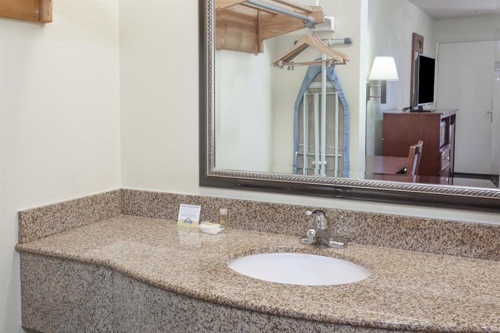 Days Inn By Wyndham Banning Casino/Outlet Mall Εξωτερικό φωτογραφία